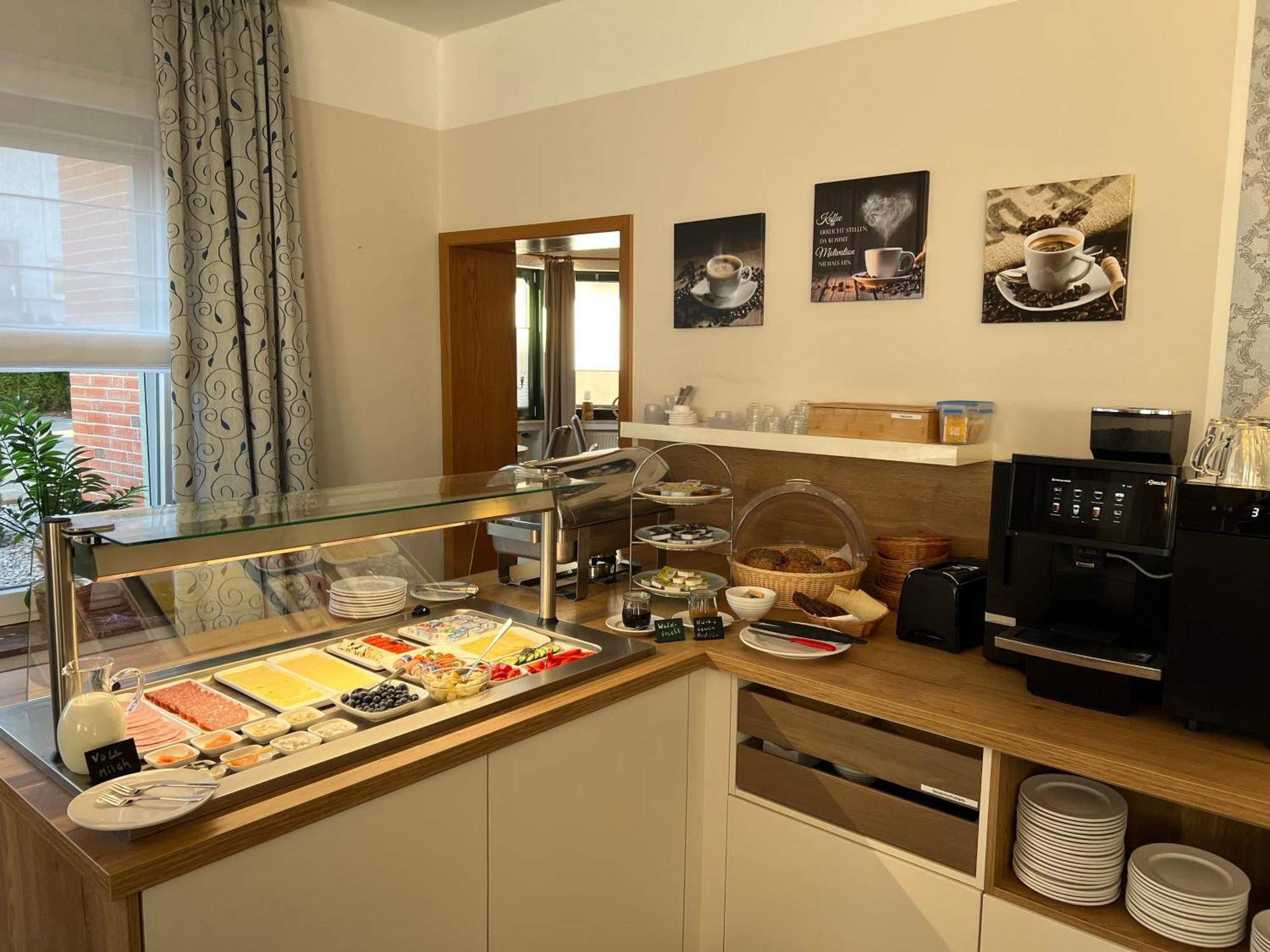 Gaestehaus Am Kurpark Hotel Garni Хорн-Бад-Майнберг Экстерьер фото